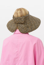 Load image into Gallery viewer, AURA PINK HAT