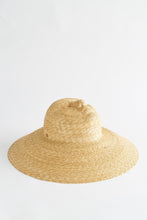 Load image into Gallery viewer, XENIA BISCUIT HAT