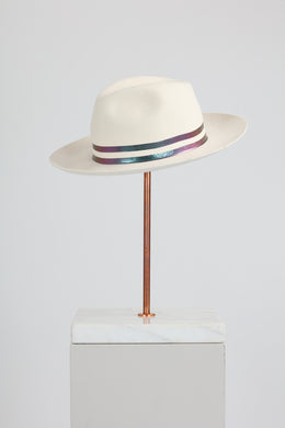 MELISA WHITE REFLECTIVE RAINBOW HAT