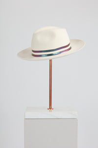 MELISA WHITE REFLECTIVE RAINBOW HAT