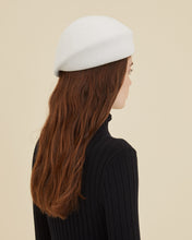 Load image into Gallery viewer, GUENDALINA WHITE HAT